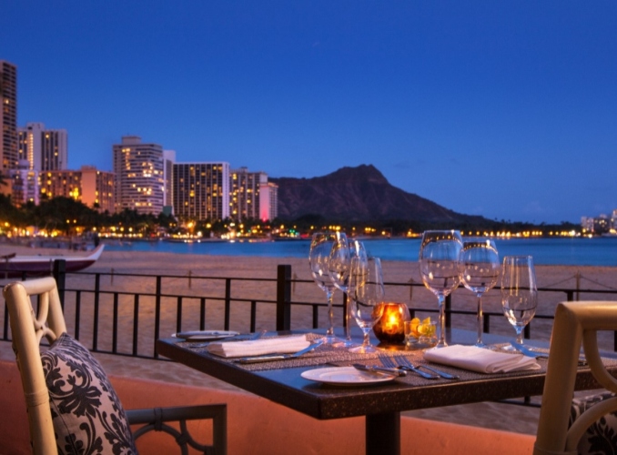 Wine and Dine: Earn $300 food and beverage credit per stay